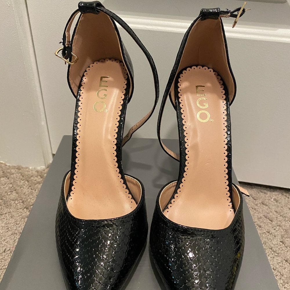 Heels - Picture 2 of 2